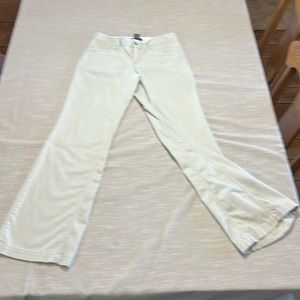 Banana Republic stretch cream color pants size 4 wide leg waist 15” inseam 32”